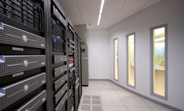 Phòng server là gì? tiêu chuẩn thiết kế, xây dựng phòng máy